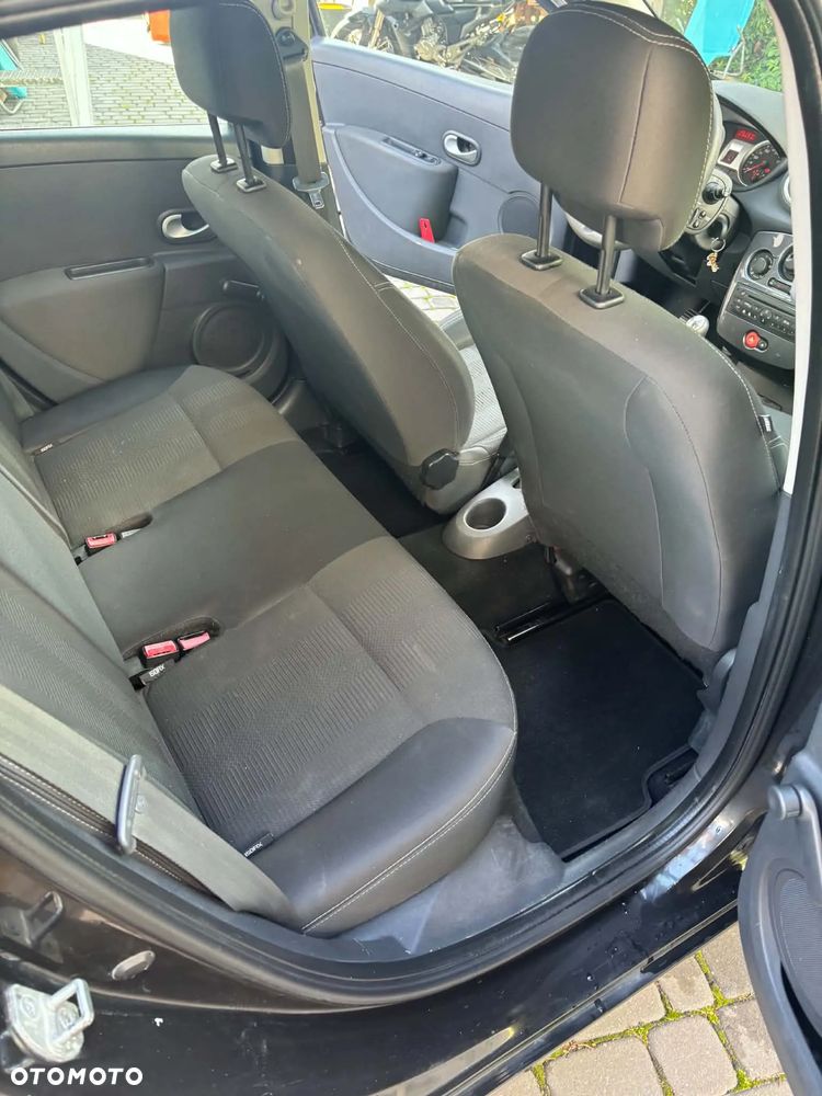 Renault Clio 1.5 dCi Alize - 13