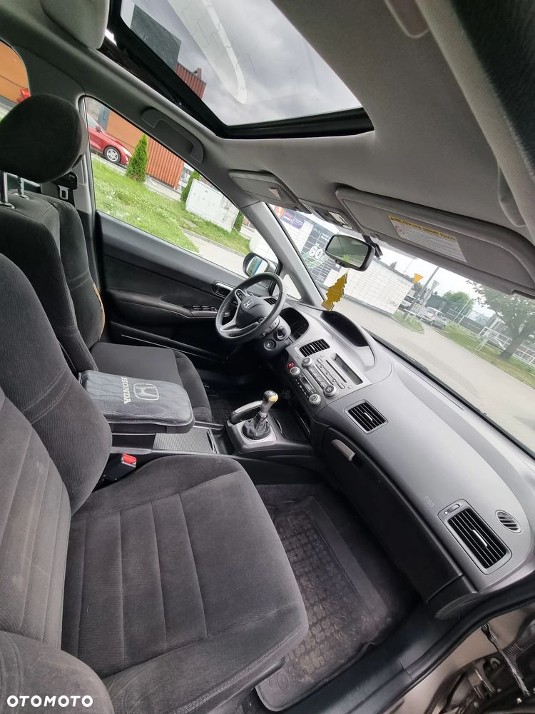 Honda Civic 1.8 Executive - 17