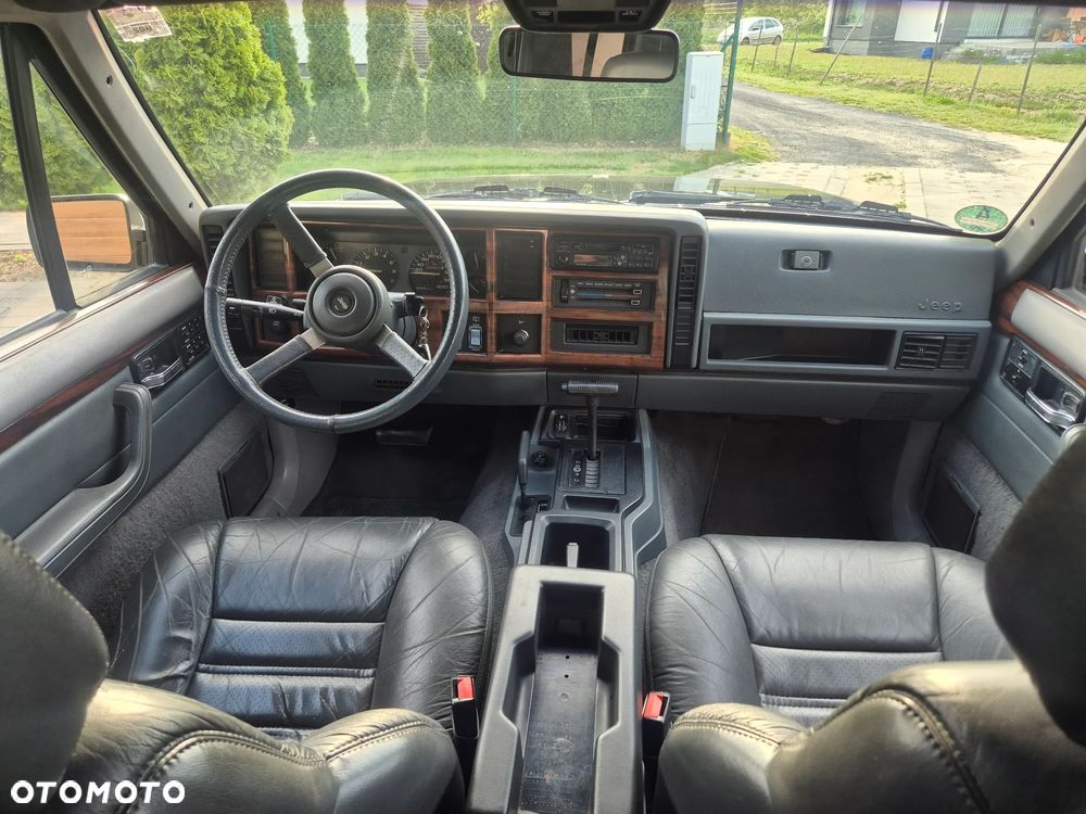 Jeep Cherokee - 13