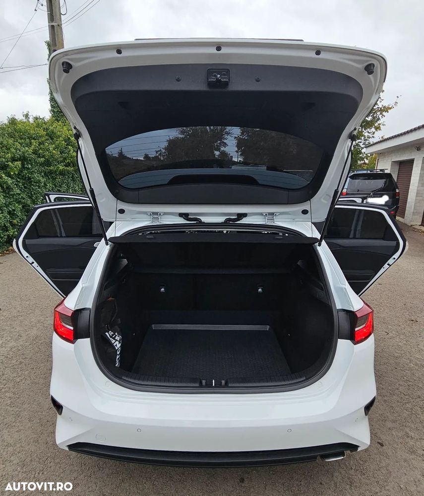 Kia Ceed - 4