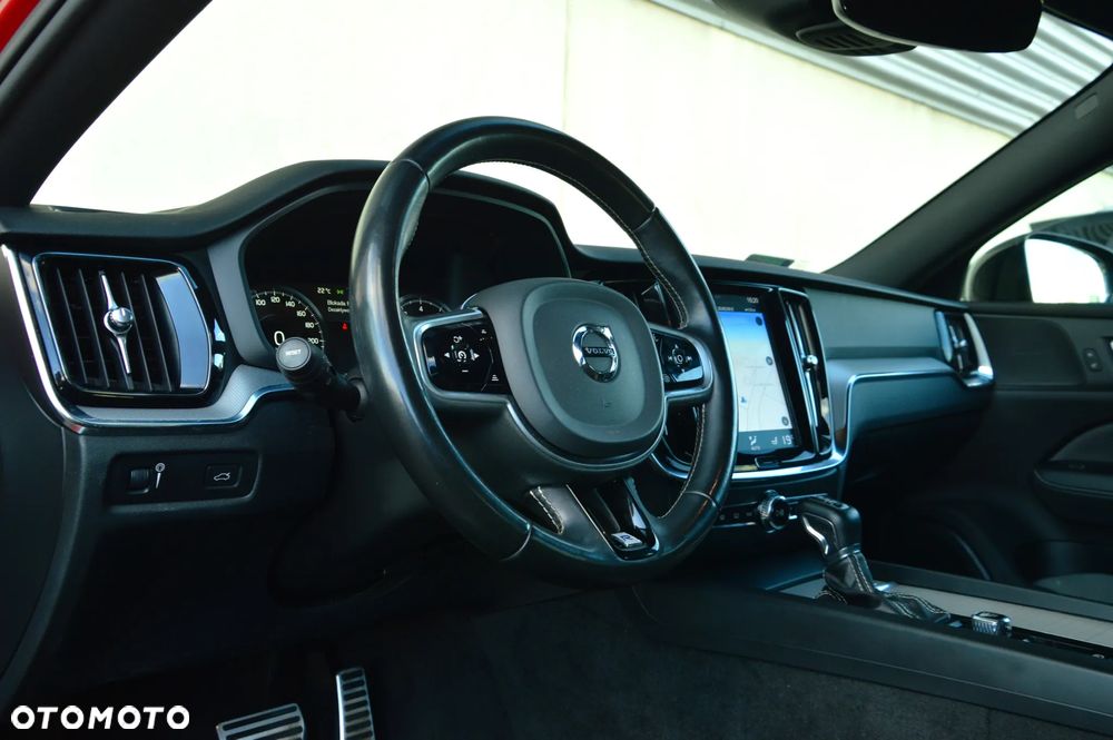 Volvo S60 T4 R-Design - 12