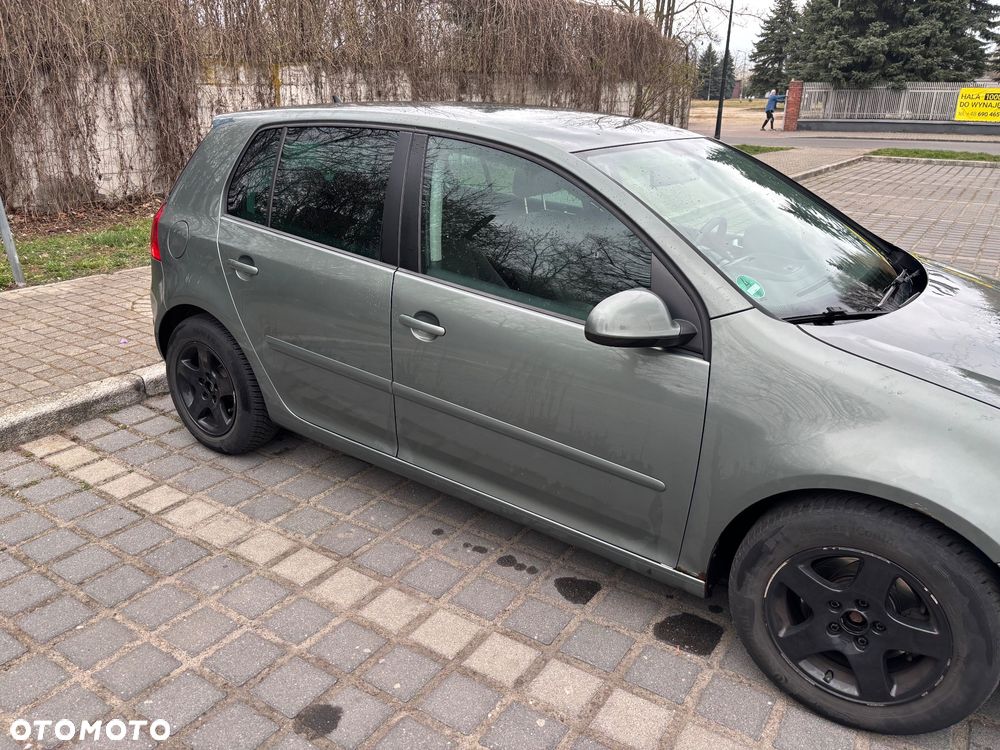 Volkswagen Golf 1.6 FSI Trendline - 2