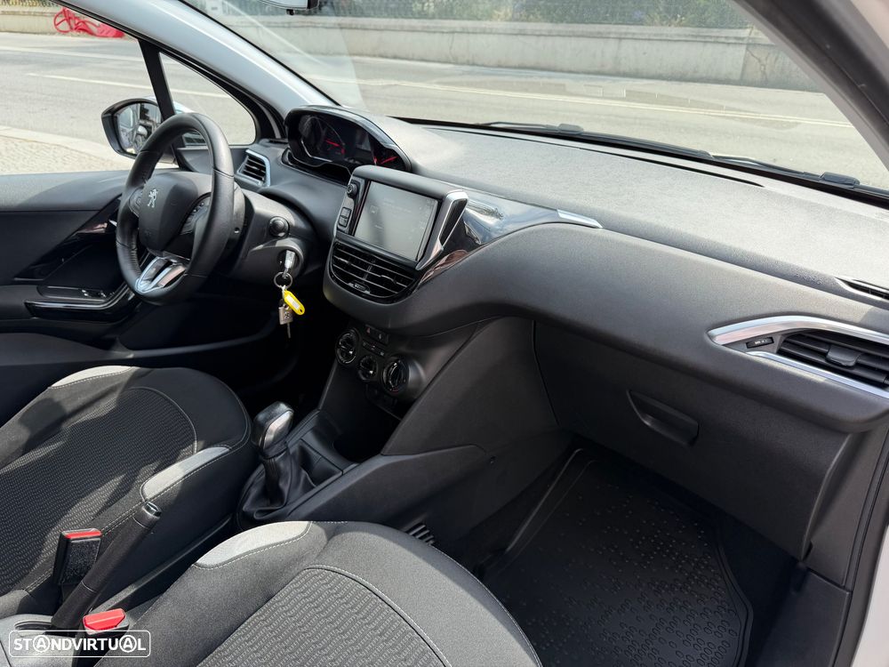 Peugeot 208 82 VTI Style — fotografia 38