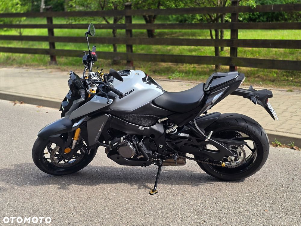 Suzuki GSX 1000 - 22
