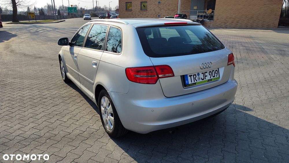 Audi A3 Sportback 1.6 TDI DPF Attraction - 7