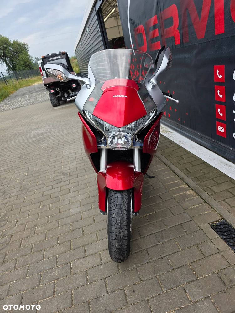 Honda VFR - 29