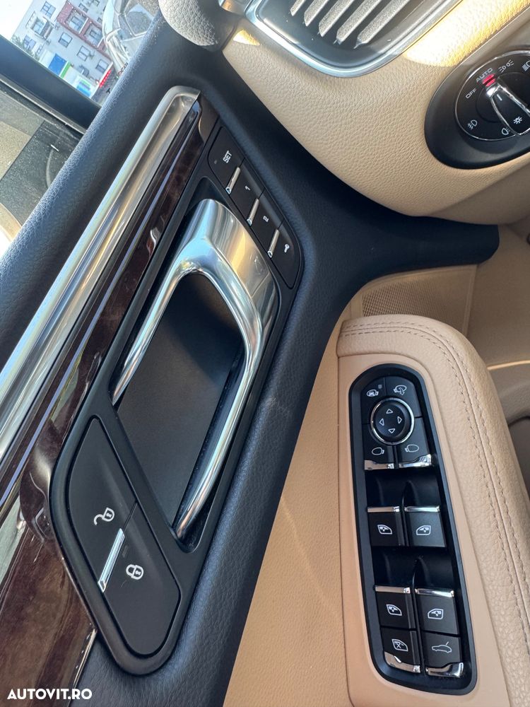 Porsche Macan - 10