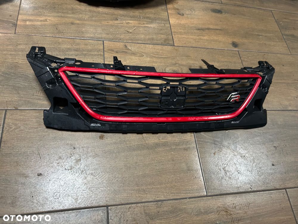 SEAT LEON III 3 5F FR 12-16 GRILL ATRAPA ORG - 1
