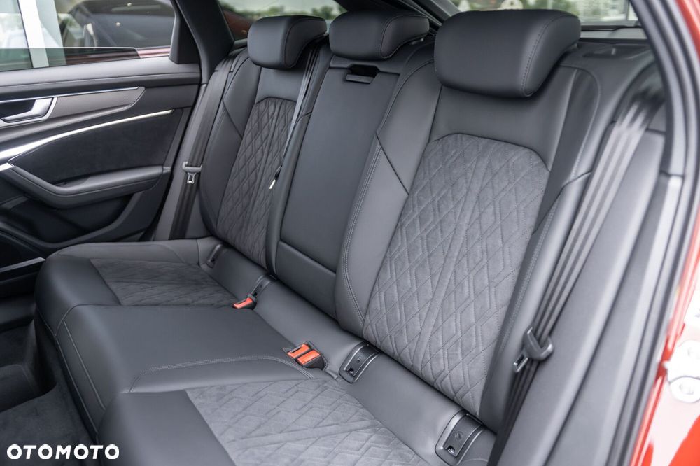 Audi RS6 Avant - 12