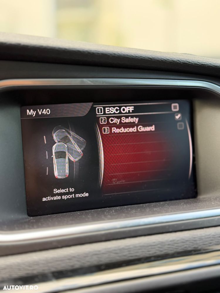 Volvo V40 D3 Aut. R-Design - 22