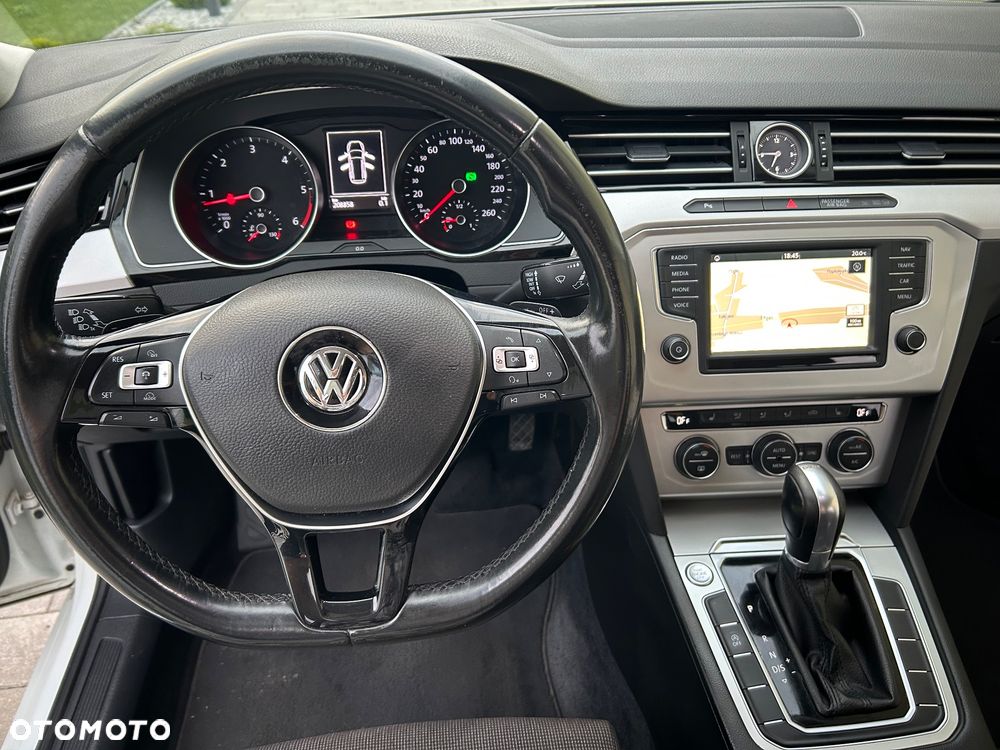 Volkswagen Passat 2.0 TDI (BlueMotion Technology) DSG Highline - 27