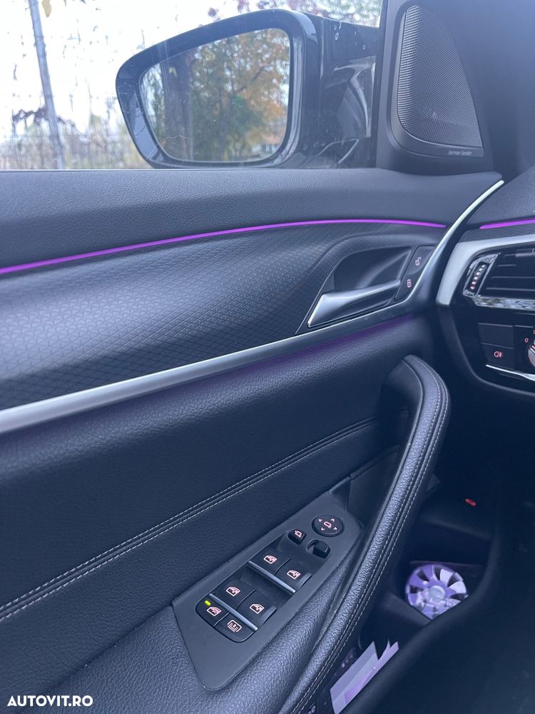 BMW Seria 5 530d xDrive AT MHEV - 13