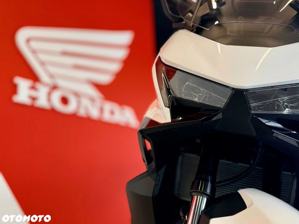 Honda NSS - 16