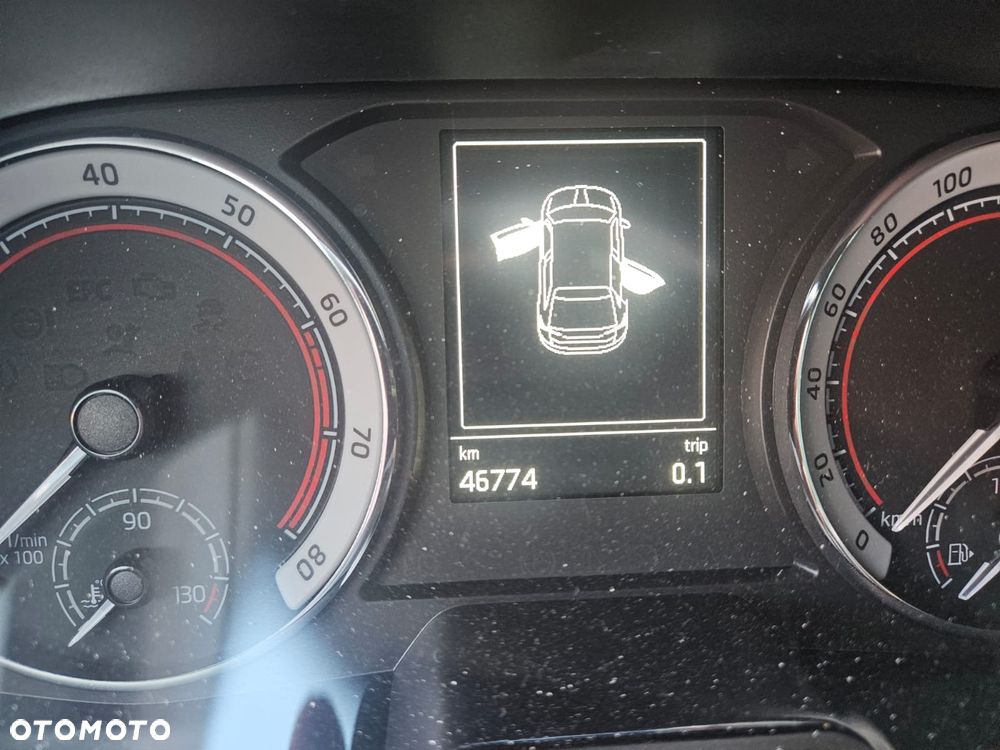 Skoda Fabia 1.0 TSI Monte Carlo DSG - 8