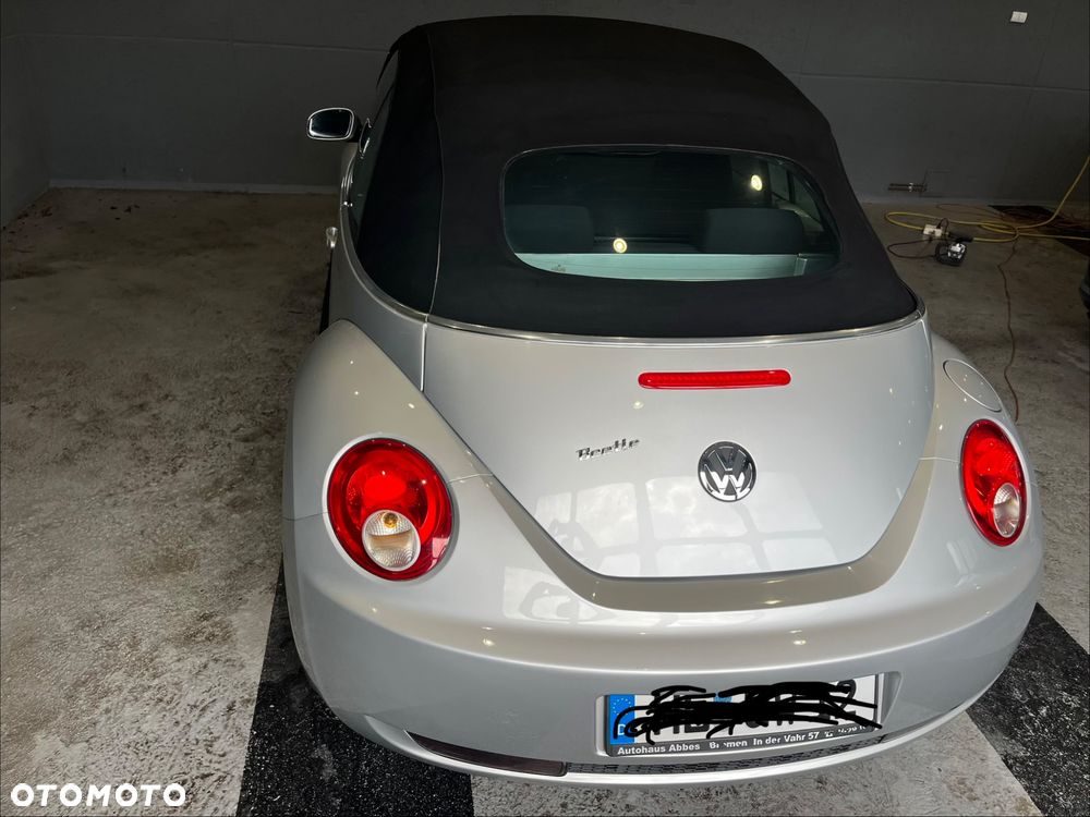 Volkswagen New Beetle - 8