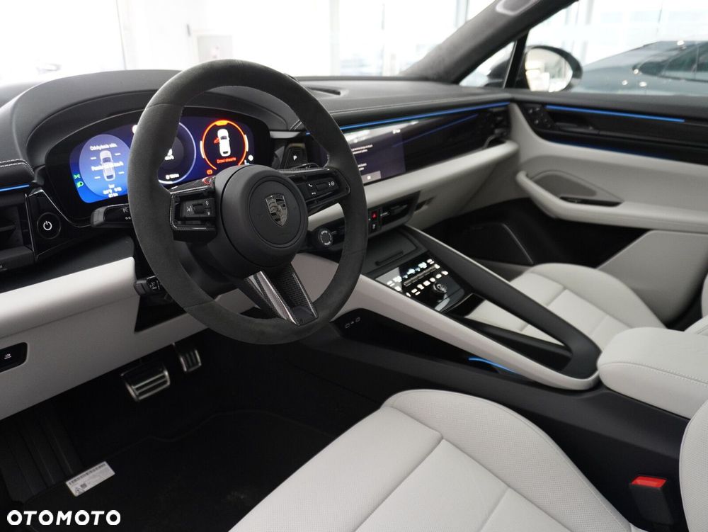 Porsche Macan - 26