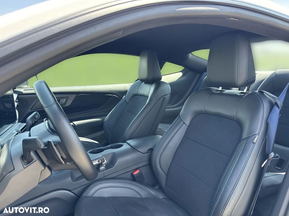 Ford Mustang - 12