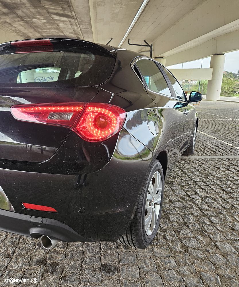 Alfa Romeo Giulietta 1.6 JTDM Distinctive - 11