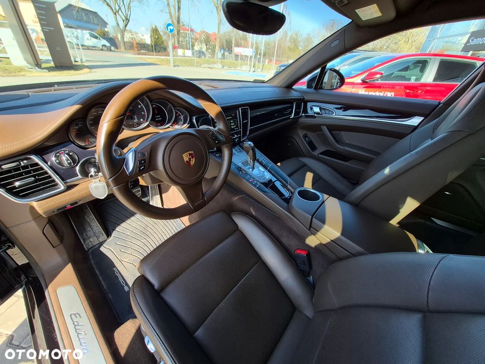 Porsche Panamera 4 Edition - 12
