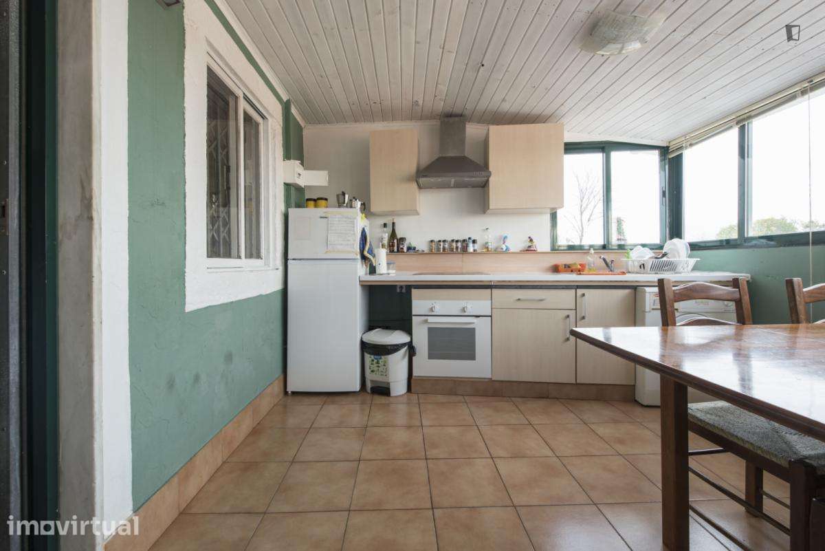 Quarto - localizado em Estrela Lisbon - Grande imagem: 5/25