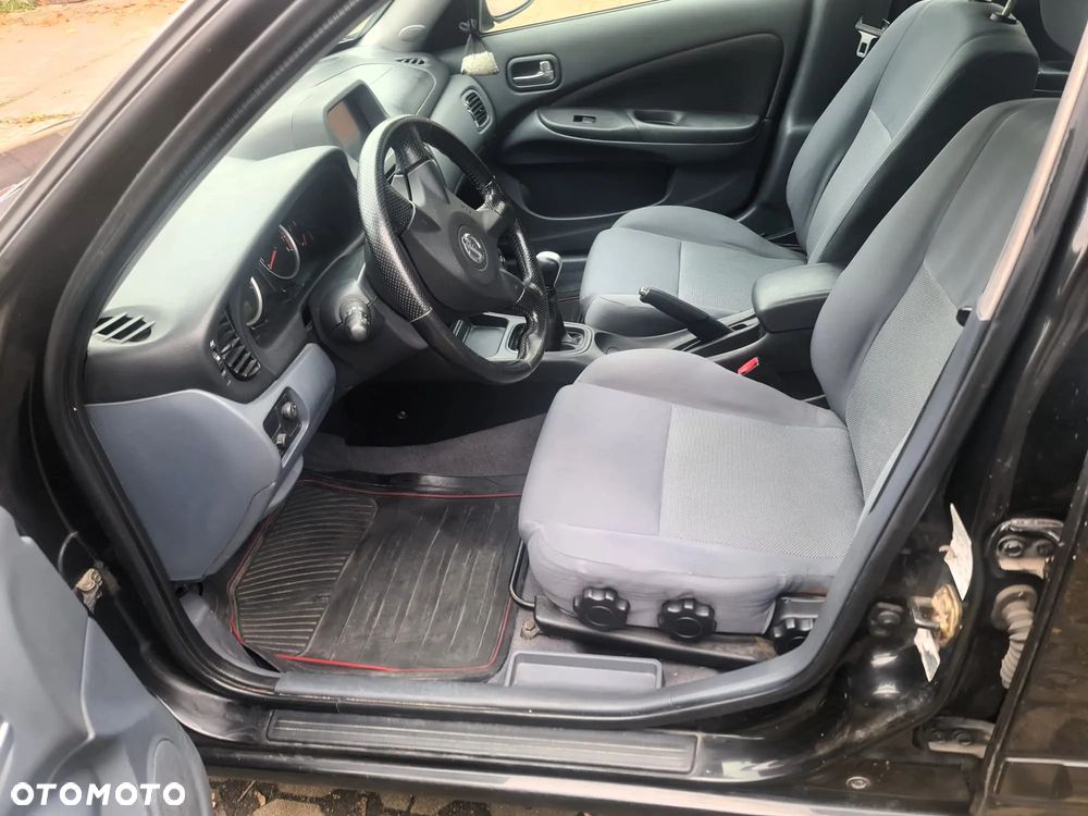 Nissan Almera - 12