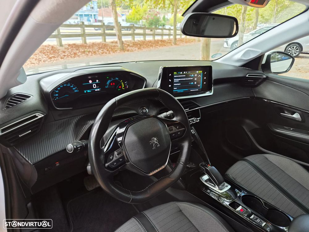 Peugeot e-208 Allure+ - 13