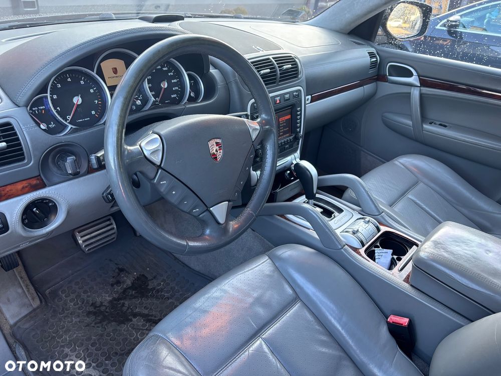 Porsche Cayenne - 12