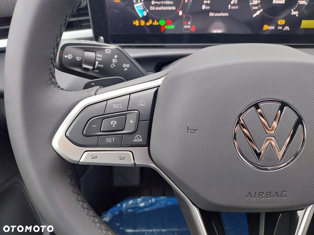 Volkswagen T-Roc - 9