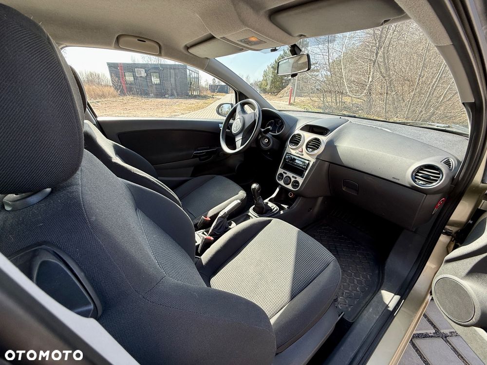 Opel Corsa 1.2 16V Essentia - 8