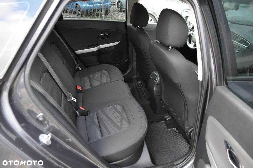 Kia Ceed 1.6 CRDi M - 11