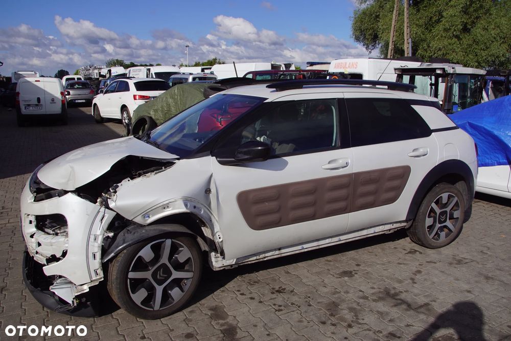 Auto na części - Citroen C4 Cactus 1.2 PureTech 110 KM HNZ 20ET25 EFC 2015R Silnik Skrzynia Drzwi Błotnik Zderzak Klapa Lampa Lusterko Klamka Szyba Deska Kokpit Sterownik Moduł Czujnik Licznik Wyświetlacz Panel Kierownica - 4