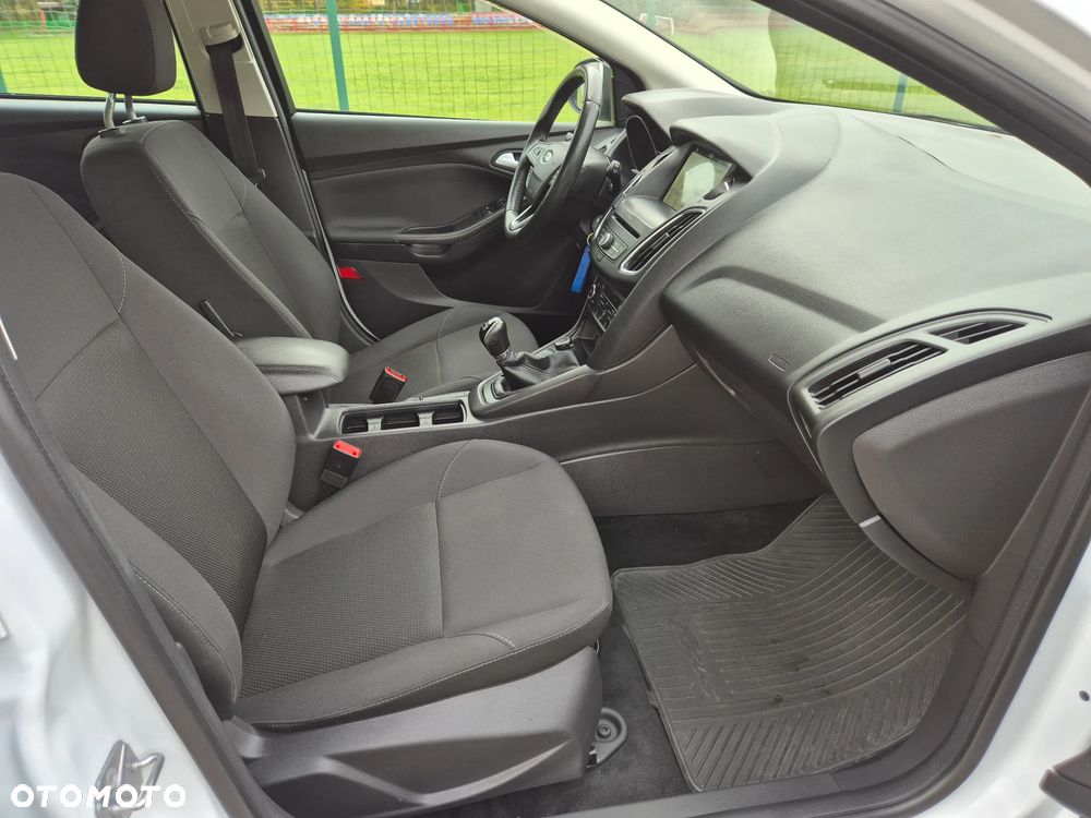 Ford Focus - 31