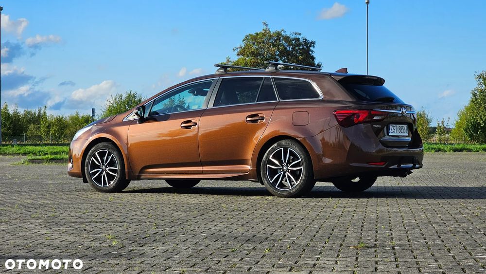 Toyota Avensis 2.0 D-4D Prestige - 11