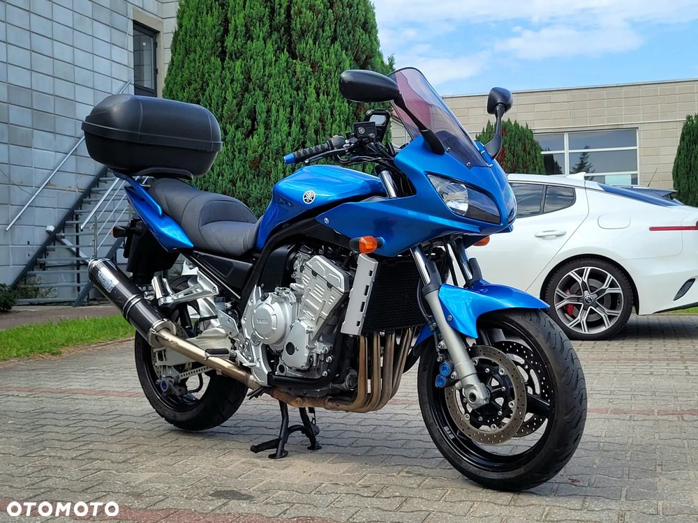 Yamaha FZS - 10