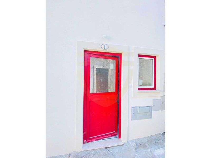 Moradia reabilitada na zona histórica de Montemor-o-Velho - Grande imagem: 2/10