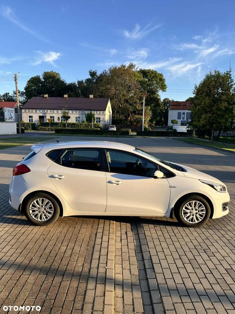 Kia Ceed - 16