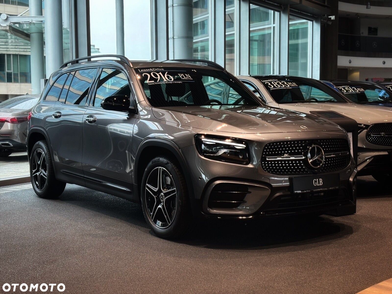 Mercedes-Benz GLB - 1