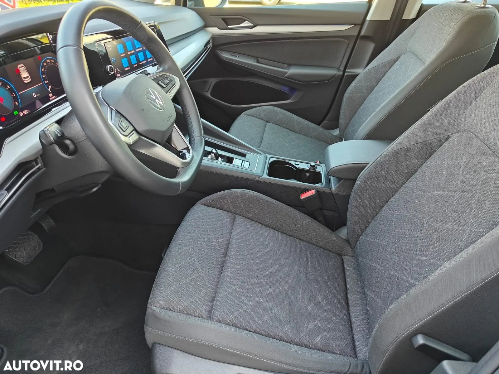 Volkswagen Golf 1.0 eTSI DSG MHEV Life - 21