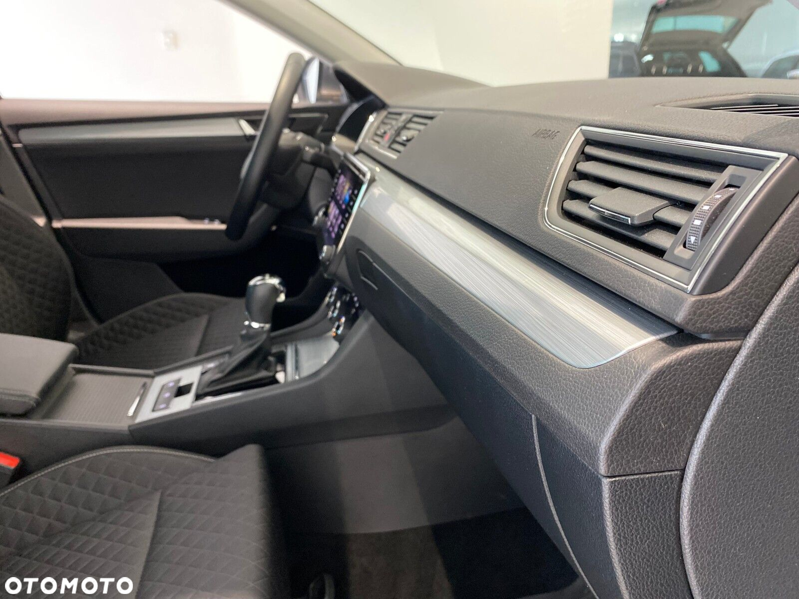 Skoda Superb 1.5 TSI Ambition DSG - 21