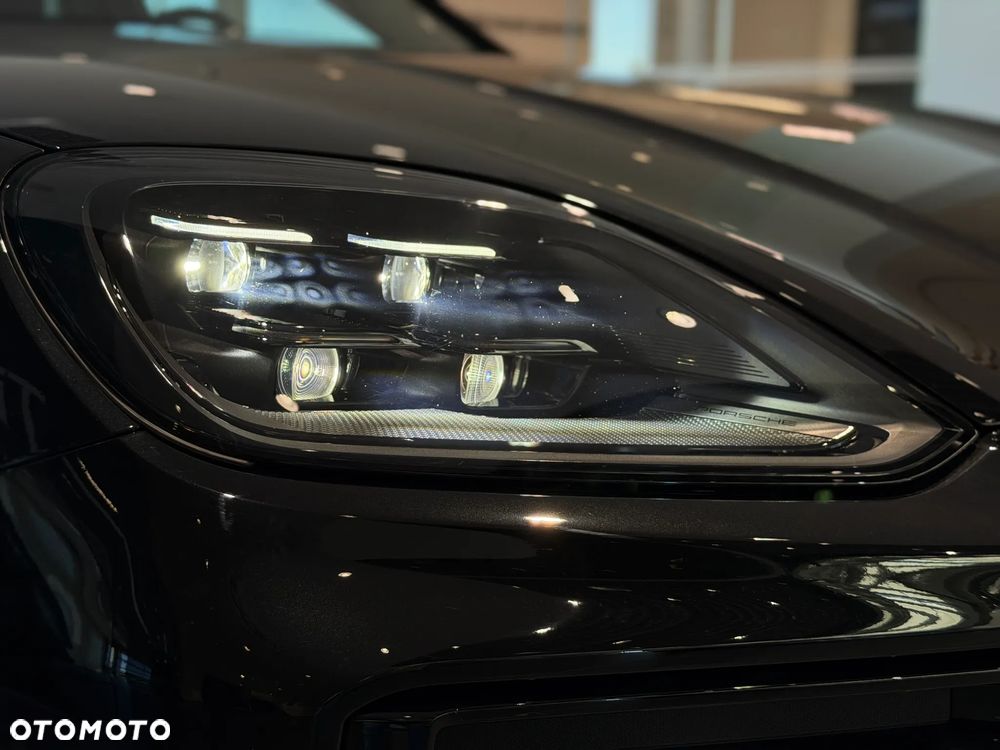 Porsche Cayenne E-Hybrid PHEV Black Edition - 11
