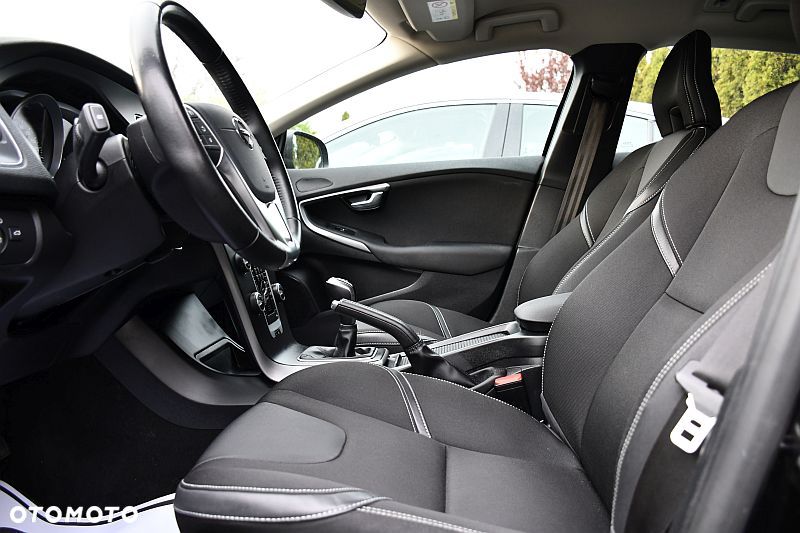 Volvo V40 T2 Momentum - 10