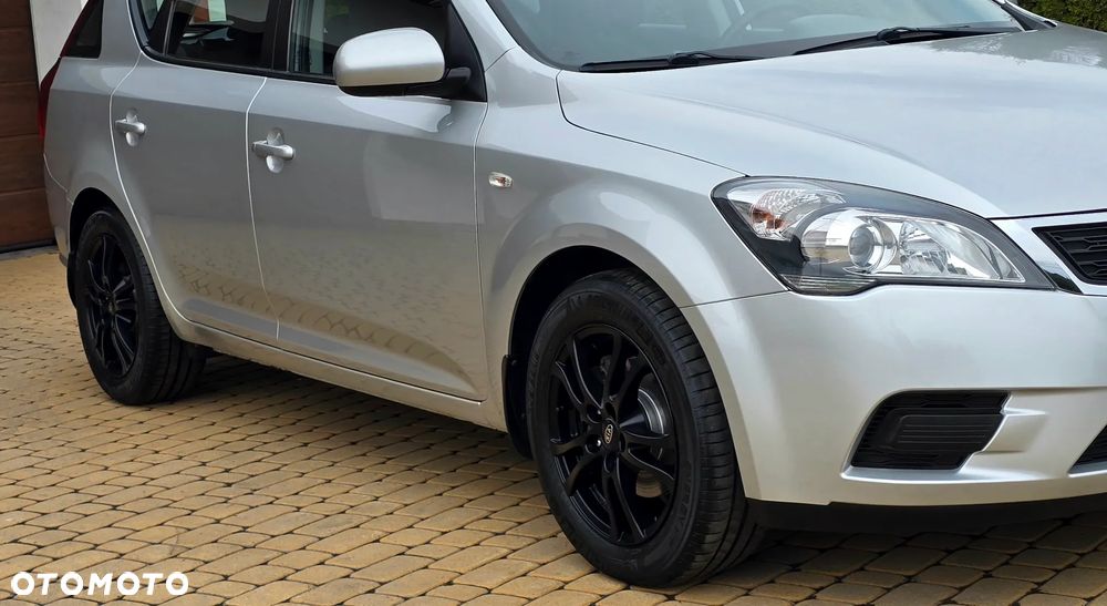 Kia Ceed - 14