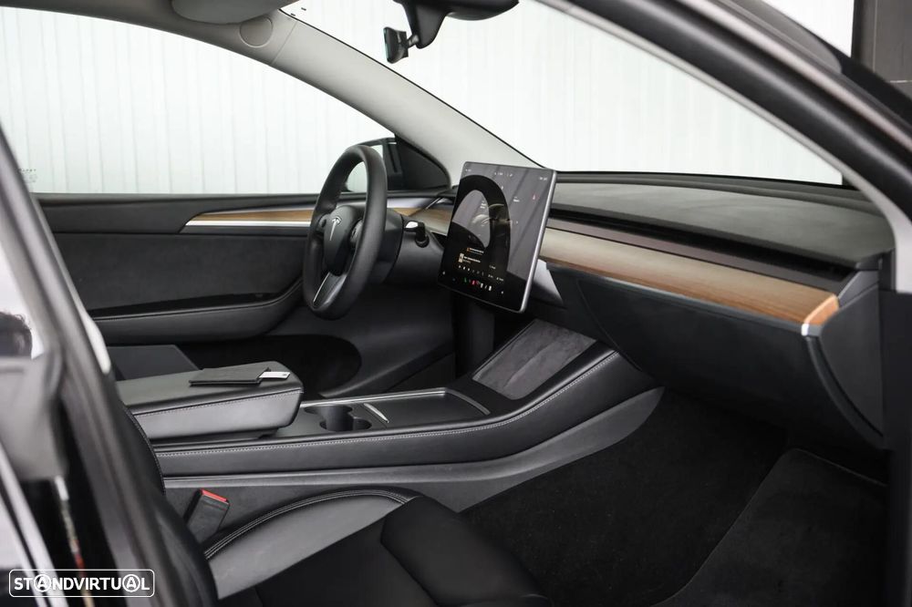 Tesla Model Y Long Range RWD - 57