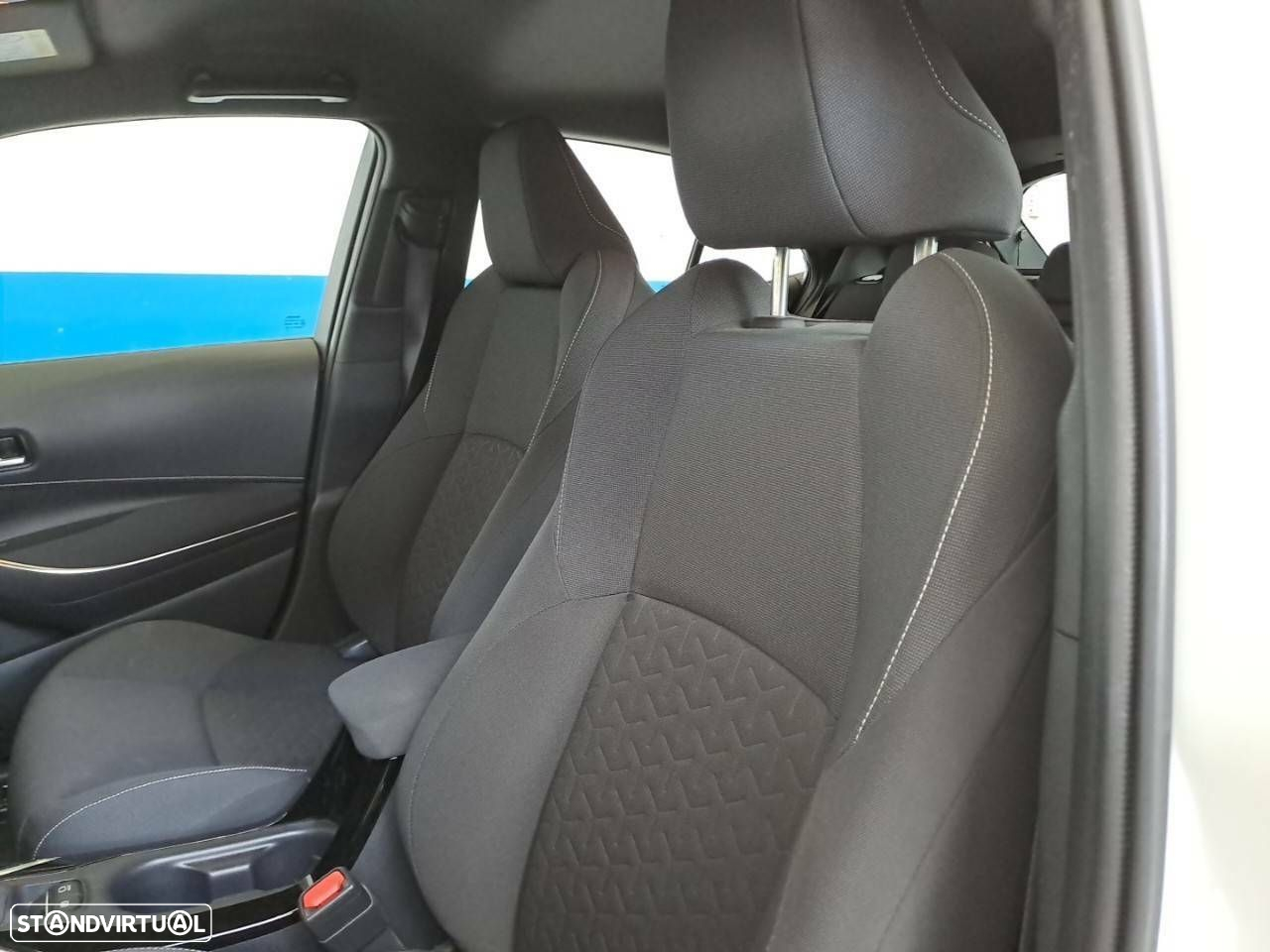 Toyota Corolla 1.8 Hybrid Comfort - 9