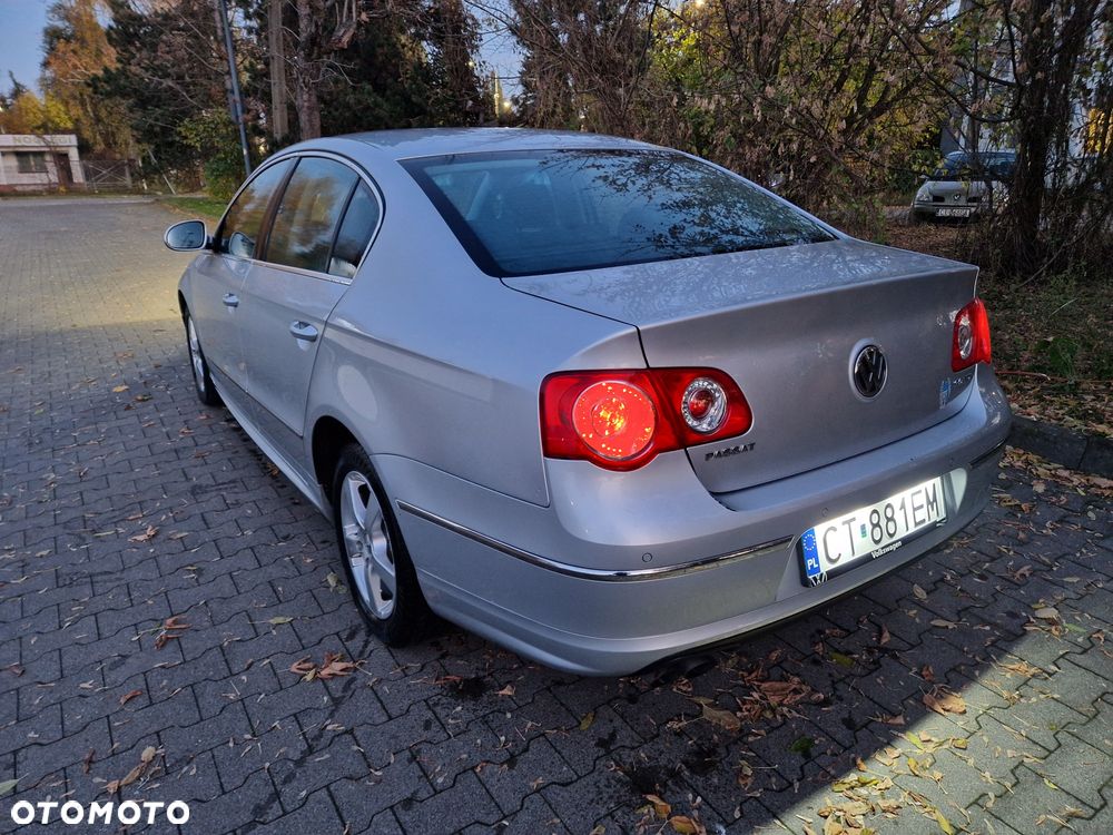 Volkswagen Passat - 4