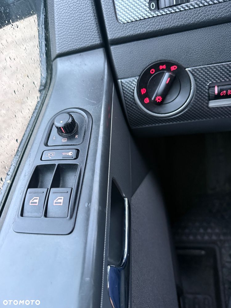 Volkswagen Multivan - 12