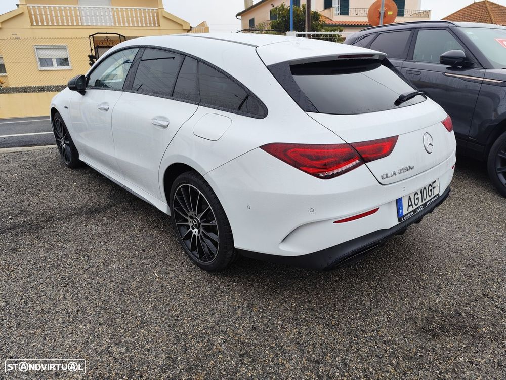 Mercedes-Benz CLA 250 e Shooting Brake AMG Line - 12