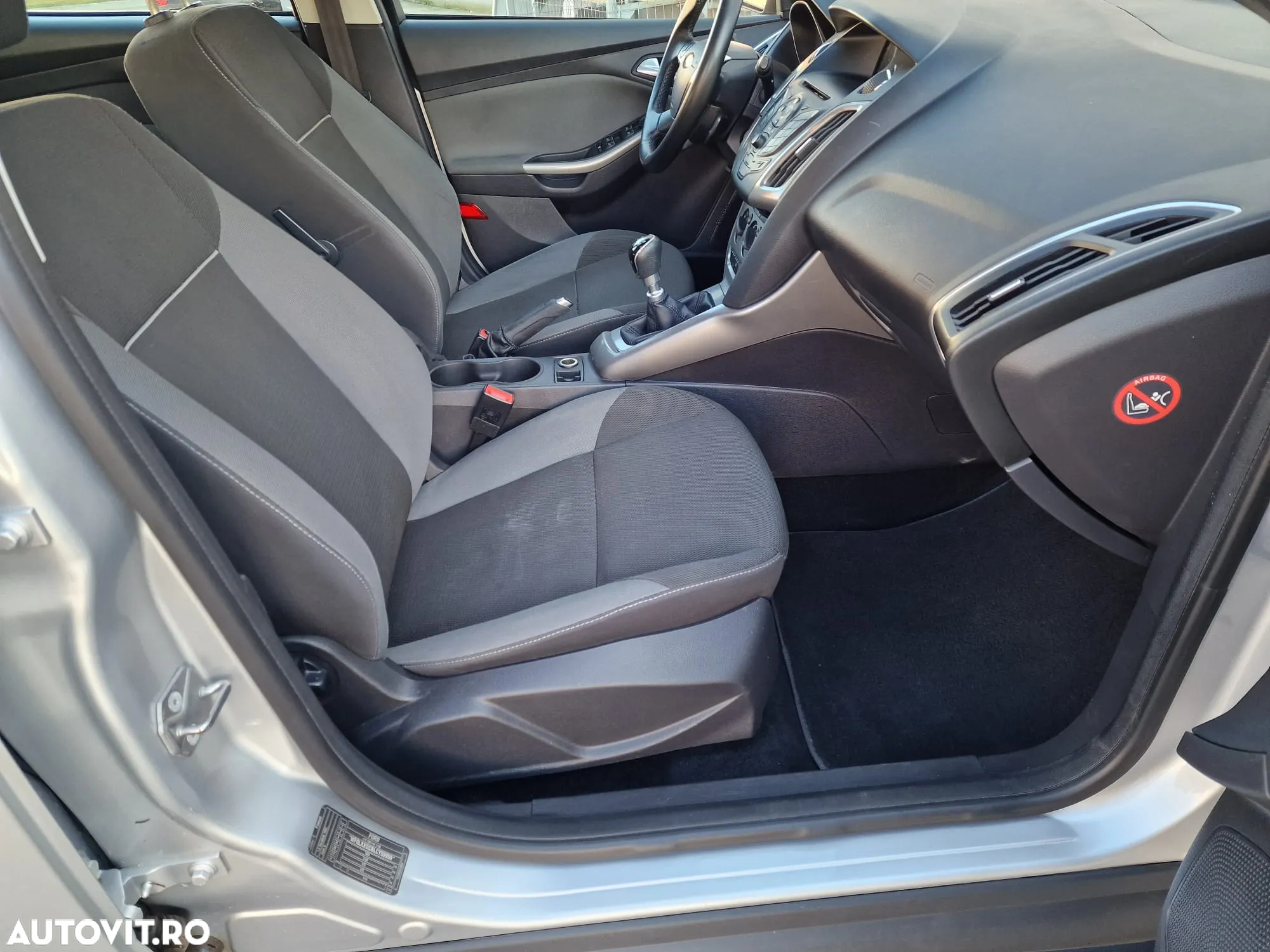 Ford Focus 1.6 TDCi DPF Champions Edition - 12