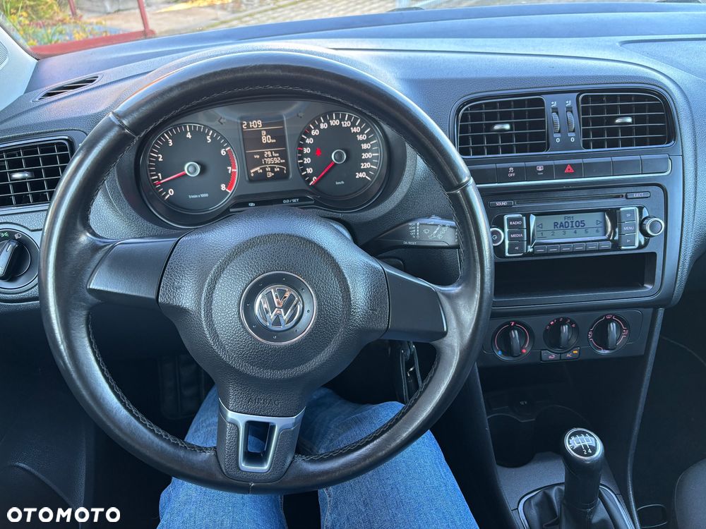 Volkswagen Polo 1.4 16V Comfortline - 21