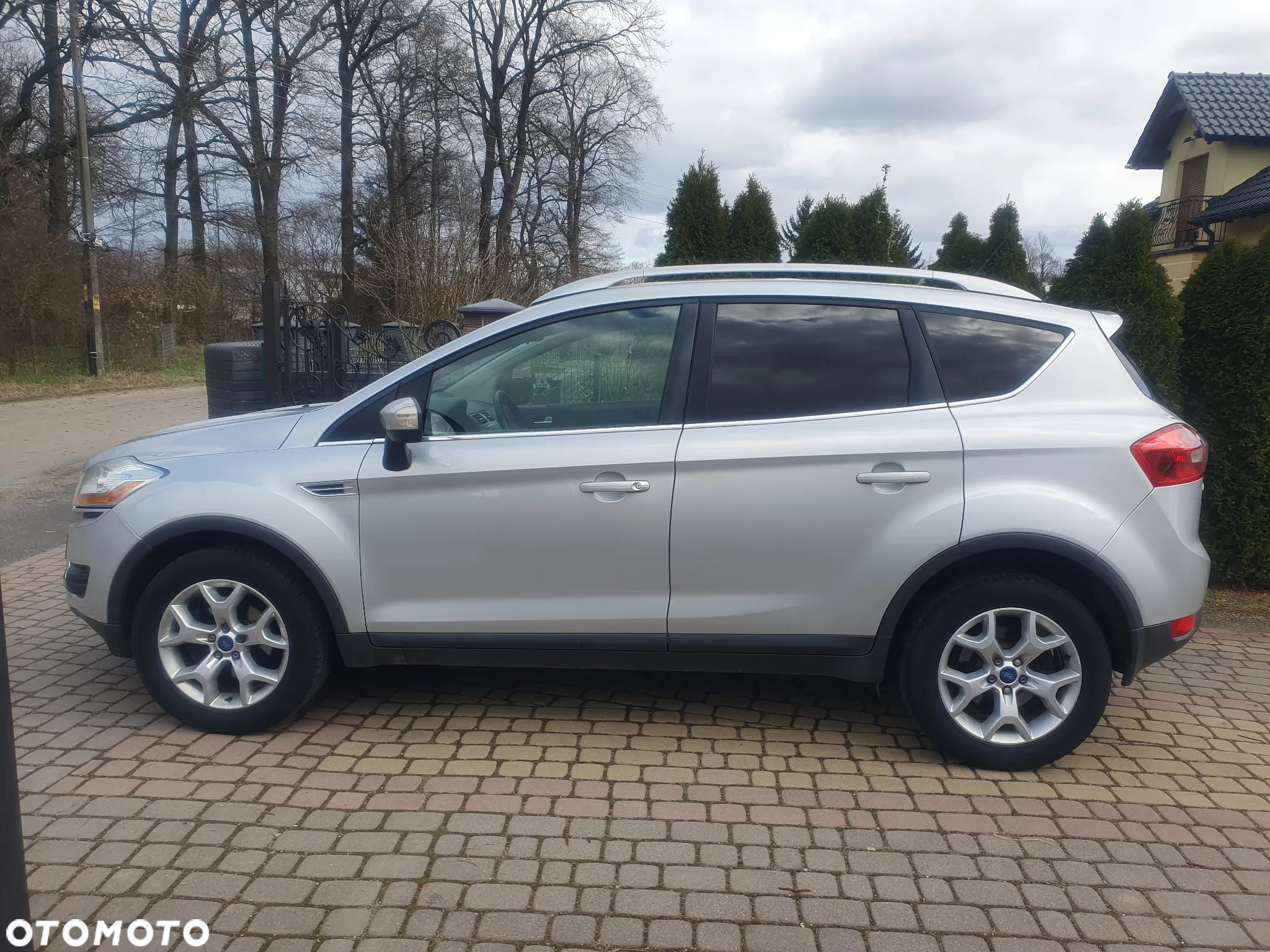 Ford Kuga 2.0 TDCi 2x4 Trend - 2